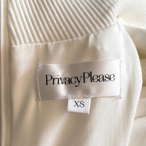 Z Privacy Please Women’s XS Off-White Cold Shoulder Ribbed Mini Dress - Picture 4 of 5